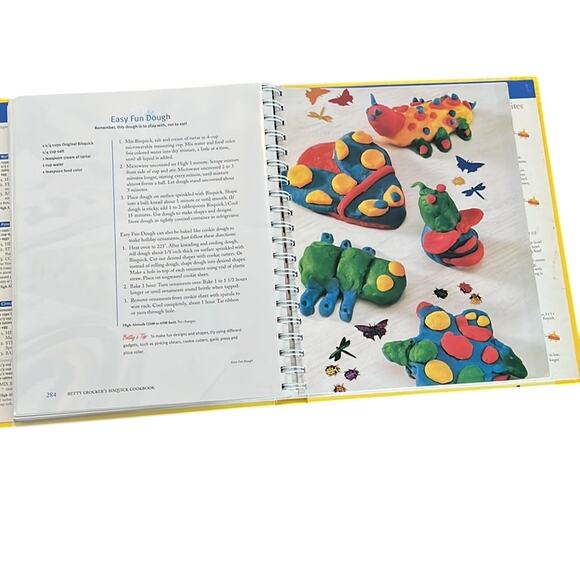 Betty Crocker Bisquick Cookbook - Picture 7 of 7